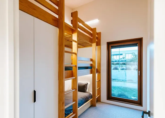 The Brick House - Stunning Views - Sleeps 10