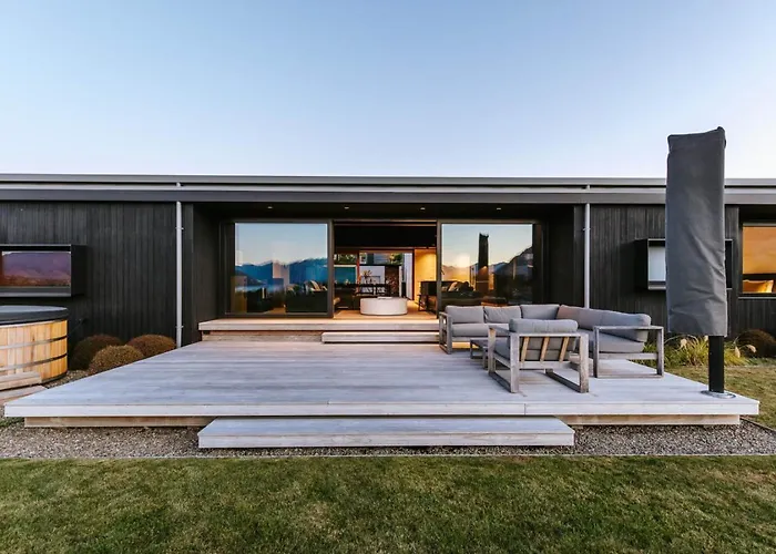 The Brick House - Stunning Views - Sleeps 10 Vakantiehuis Wanaka