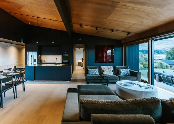 Vakantiehuis The Brick House - Stunning Views - Sleeps 10 Wanaka